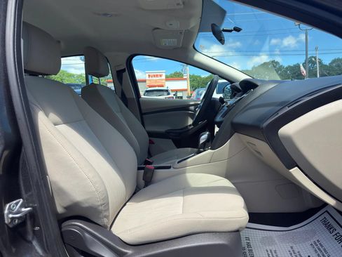 Used 2016 Ford Focus SE FWD image 22