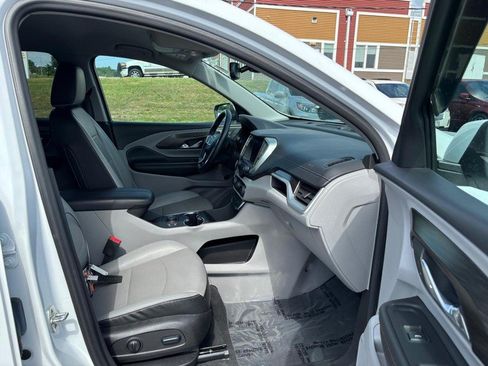 Used 2024 GMC Terrain SLT FWD image 12