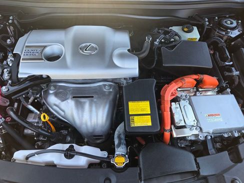Used 2013 Lexus ES 300h w/ Luxury Pkg FWD image 34