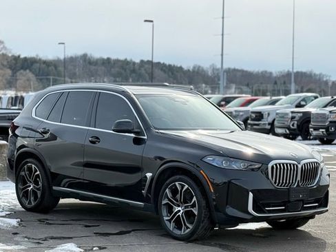 Used 2025 BMW X5 xDrive40i w/ Premium Enhanced Package image 42