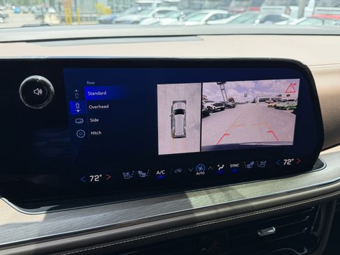 Used 2025 Chevrolet Tahoe High Country AWD/4WD image 24