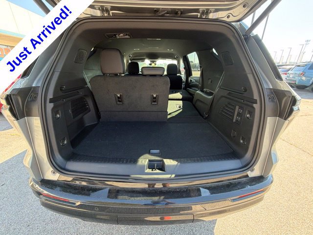 Used 2025 Chevrolet Traverse High Country FWD image 41
