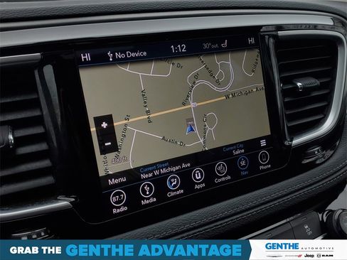 Used 2019 Chrysler Pacifica Limited image 19