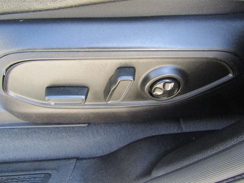 Used 2023 Jeep Grand Cherokee L Laredo AWD/4WD image 19