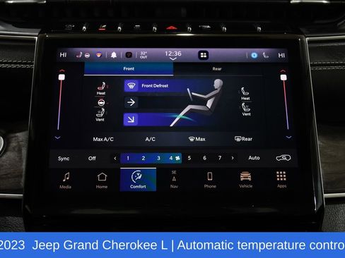 Used 2023 Jeep Grand Cherokee L Limited w/ Luxury Tech Group II image 17