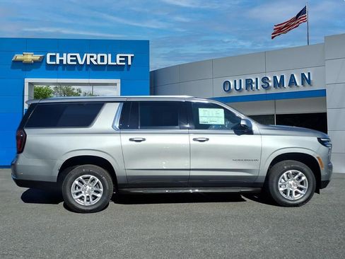 New 2026 Chevrolet Suburban LS AWD/4WD image 2