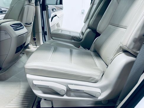 Used 2022 Cadillac Escalade Sport Platinum w/ Heavy-Duty Trailer Package image 36