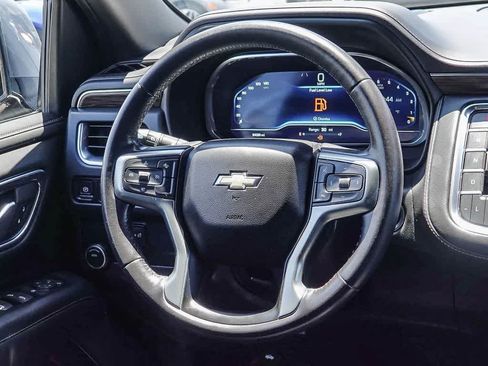Used 2022 Chevrolet Suburban LT RWD image 14