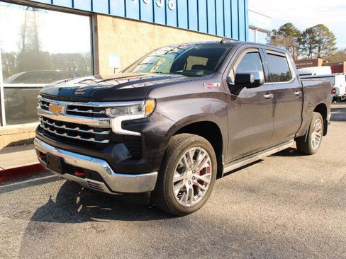 Used 2022 Chevrolet Silverado 1500 LTZ w/ Technology Package image 3
