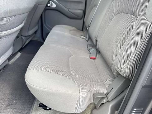 Used 2015 Nissan Frontier SV RWD image 14