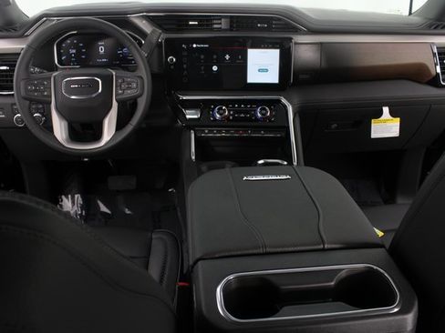 New 2026 GMC Sierra 2500 Denali w/ Denali Reserve Package image 13