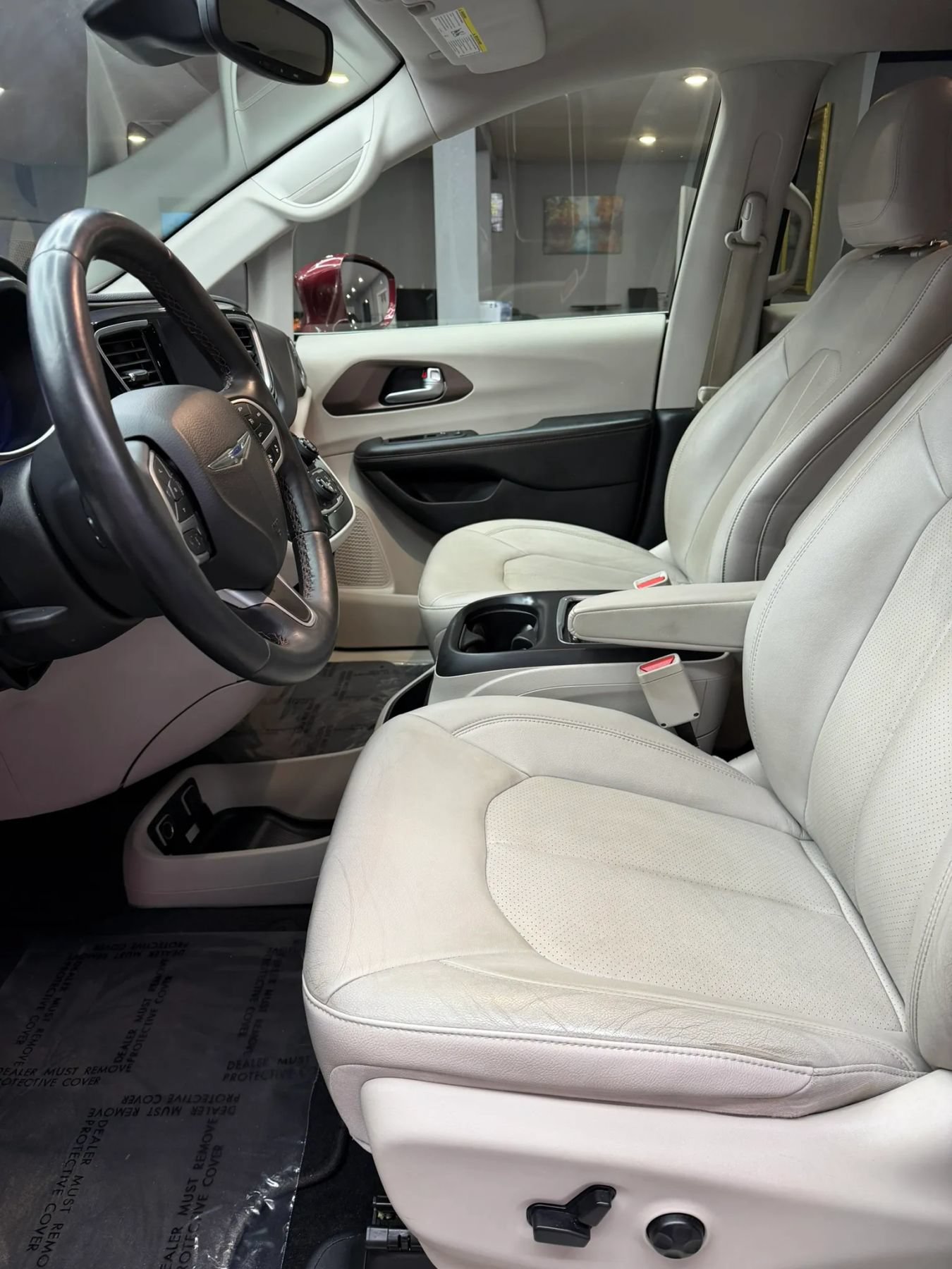 Used 2018 Chrysler Pacifica Touring-L Plus w/ Advanced Safetytec Group FWD image 12