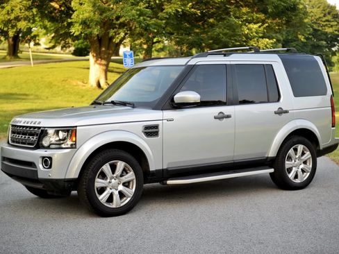 Used 2016 Land Rover LR4 HSE Silver Edition AWD/4WD image 13