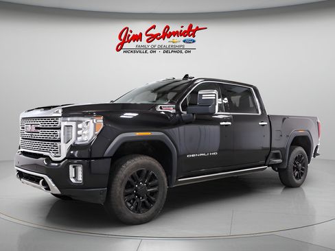 Used 2023 GMC Sierra 2500 Denali w/ Denali Black Diamond Edition AWD/4WD image 3