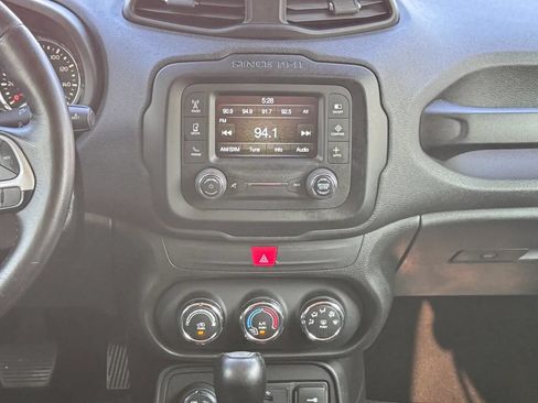 Used 2016 Jeep Renegade Trailhawk AWD/4WD image 23