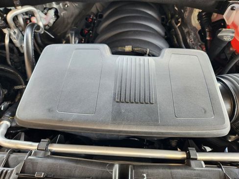 New 2025 Chevrolet Suburban Premier image 22