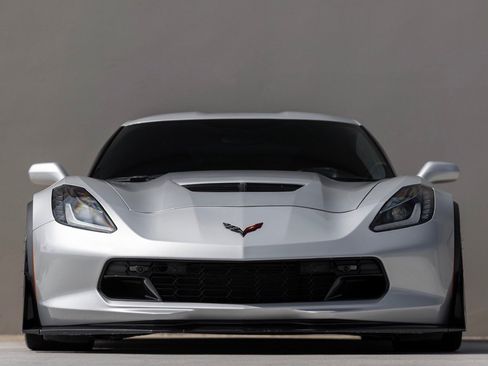 Used 2016 Chevrolet Corvette Z06 w/ 3LZ Preferred Equipment Group RWD image 5