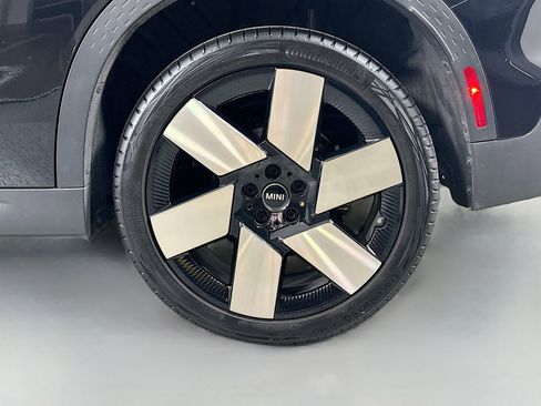 Certified 2025 MINI Cooper Countryman S w/ Comfort Package Max image 35