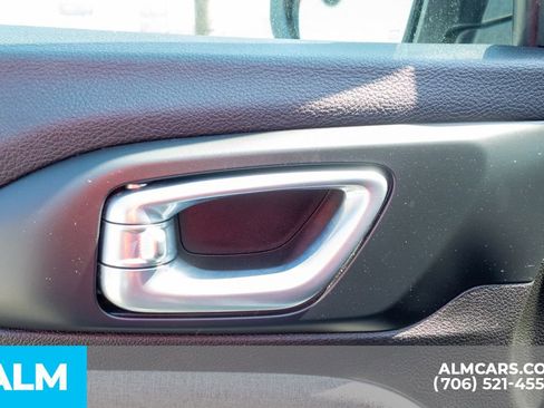 Used 2024 Jeep Compass Latitude image 18