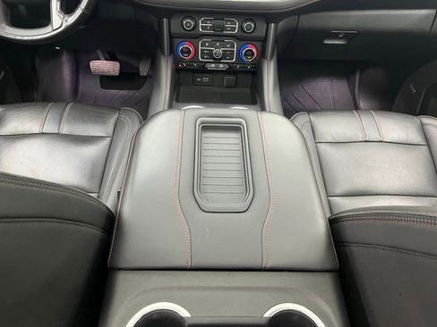 Used 2022 Chevrolet Suburban RST w/ Sport Performance Package image 23