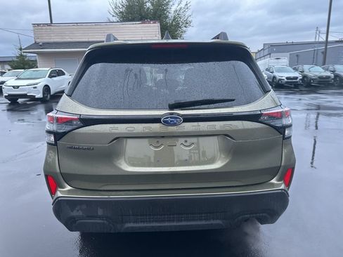 Used 2025 Subaru Forester Premium image 7