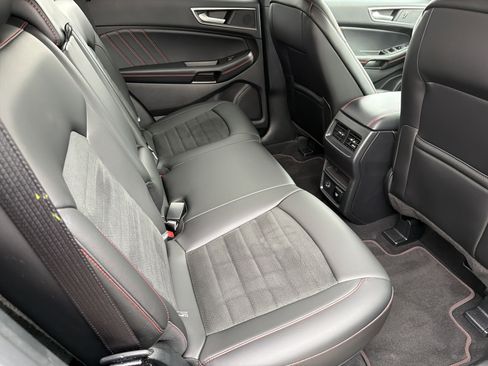 Used 2021 Ford Edge ST-Line image 25