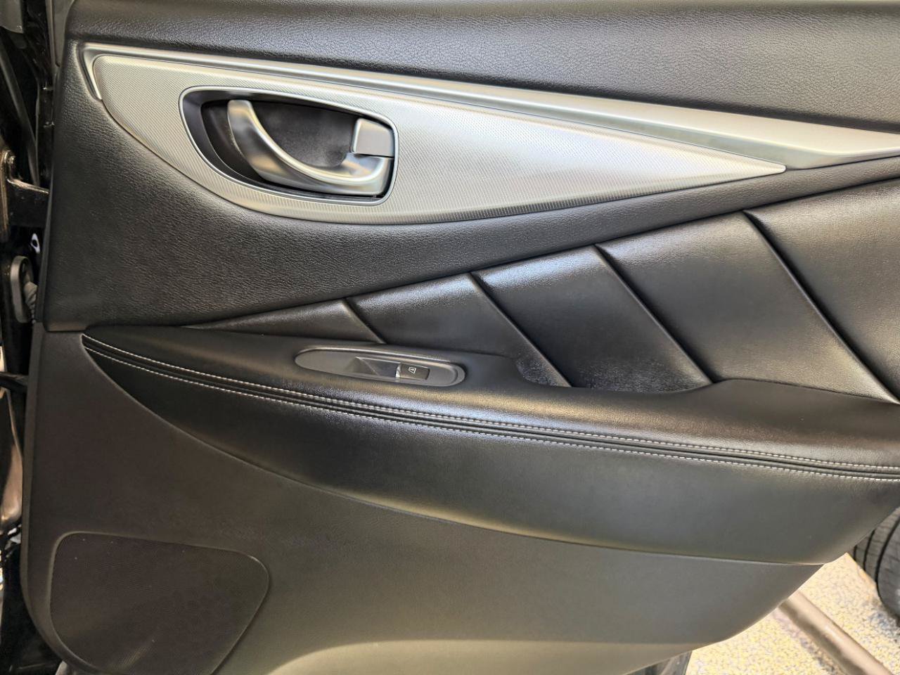 Used 2019 INFINITI Q50 Luxe w/ Essential Package (3.0T Luxe) AWD/4WD image 21