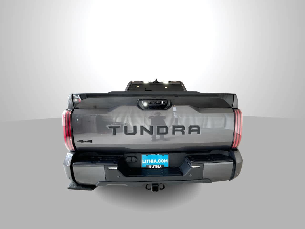 Used 2024 Toyota Tundra Platinum AWD/4WD image 7