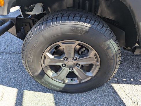 Used 2018 Jeep Wrangler Unlimited Sport image 20