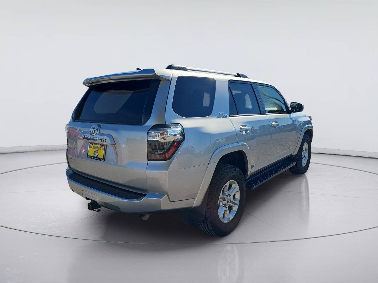 Used 2023 Toyota 4Runner SR5 AWD/4WD image 5