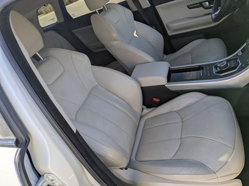 Used 2019 Land Rover Range Rover Evoque HSE image 30