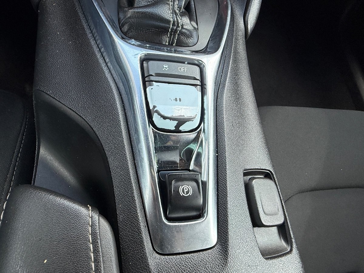 Used 2020 Chevrolet Camaro LT RWD image 27