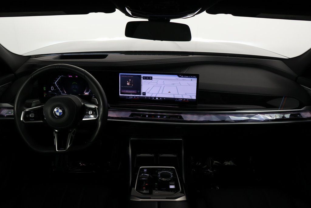Used 2024 BMW 760i xDrive w/ Executive Package AWD/4WD image 8