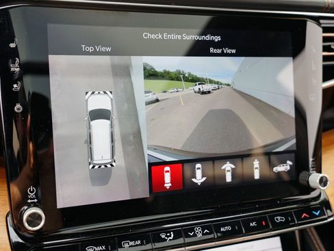 Used 2022 Jeep Grand Wagoneer Series III image 29