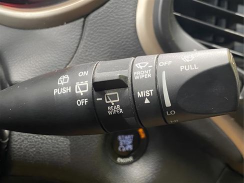 Used 2016 Jeep Cherokee Limited image 28