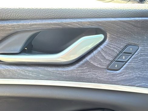 New 2025 Jeep Grand Cherokee Limited w/ Black Appearance Package image 18