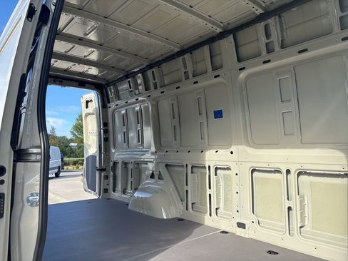 New 2026 Mercedes-Benz Sprinter 2500 image 18