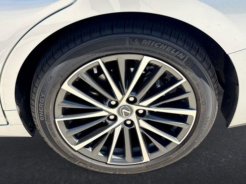 Used 2025 Lexus ES 350 w/ Premium Package FWD image 31