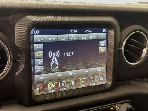 Used 2021 Jeep Wrangler Unlimited Sahara w/ Cold Weather Group AWD/4WD image 21