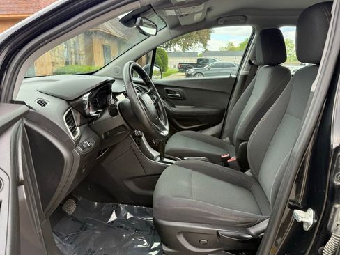 Used 2018 Chevrolet Trax LS FWD image 10