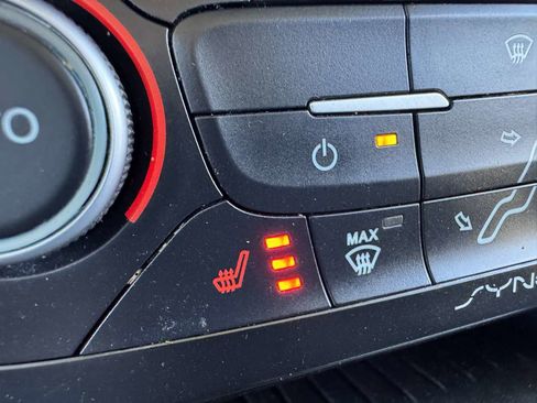 Used 2018 Ford Focus Titanium FWD image 31