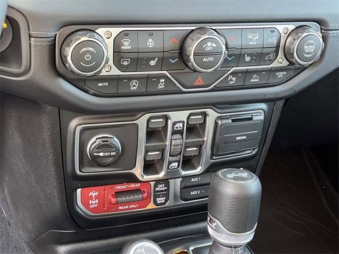 New 2026 Jeep Wrangler Unlimited Rubicon w/ Safety Group image 25