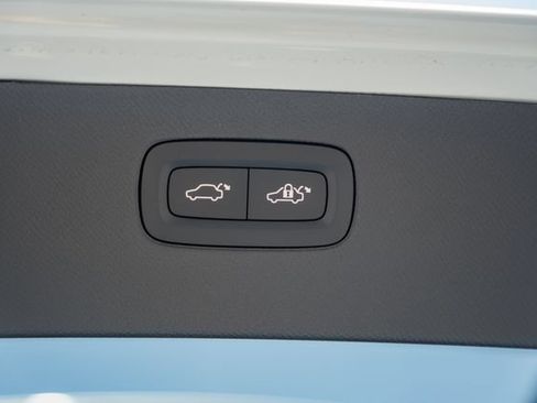 New 2026 Volvo XC90 B6 Plus w/ Protection Package Premier AWD/4WD image 12