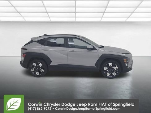 Used 2025 Hyundai Kona SEL image 17