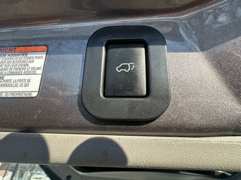 Used 2015 Toyota Sienna Limited image 29