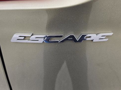 Used 2013 Ford Escape SE FWD image 20