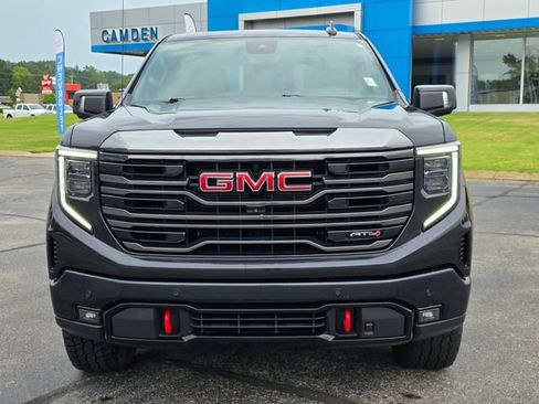 Used 2023 GMC Sierra 1500 AT4 w/ AT4 Premium Package AWD/4WD image 4