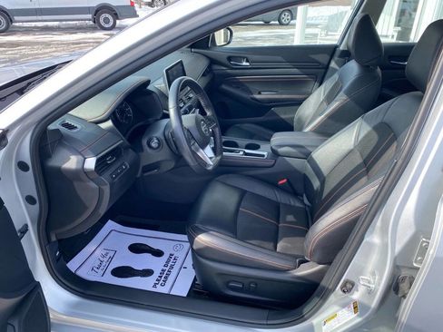 Used 2022 Nissan Altima 2.5 SR FWD image 13