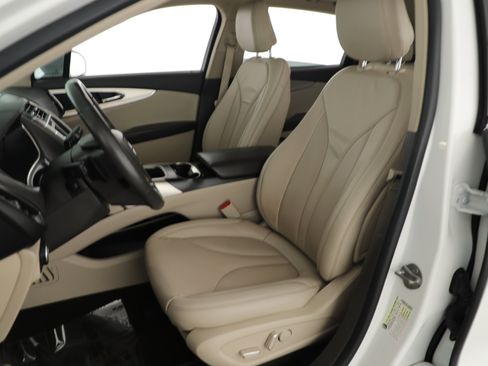 Used 2020 Lincoln Nautilus FWD w/ Equipment Group 101A image 11