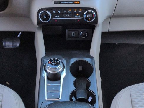 Certified 2020 Ford Escape SE image 19